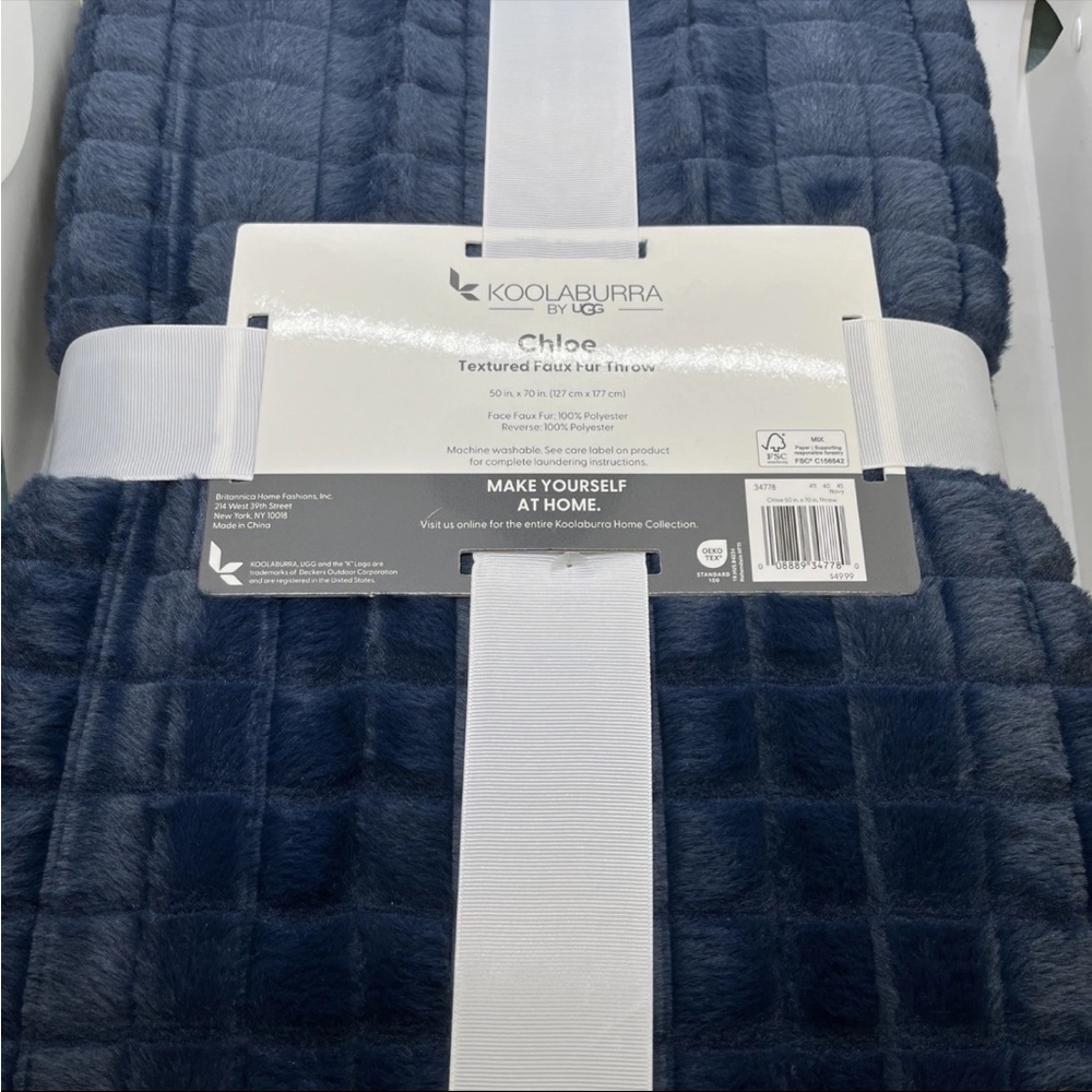 Koolaburra by UGG Chioe Textured Faux Fur Throw in Deep Blue Navy - Picture 5 of 6